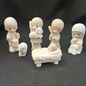 1982 Precious Moments Nativity Set
